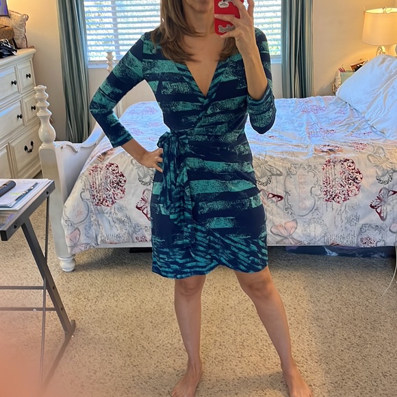 BCBG Maxazria size S wrap dress navy blue & Turquoise beautiful great condition - Picture 3 of 8